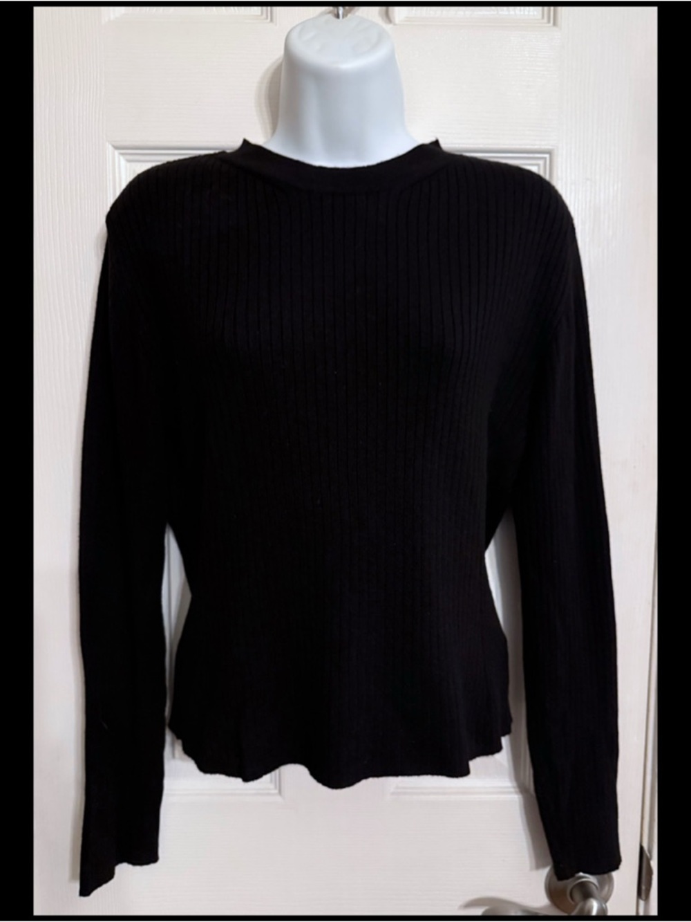 Divided Black Ribbed Crewneck Sweater L
